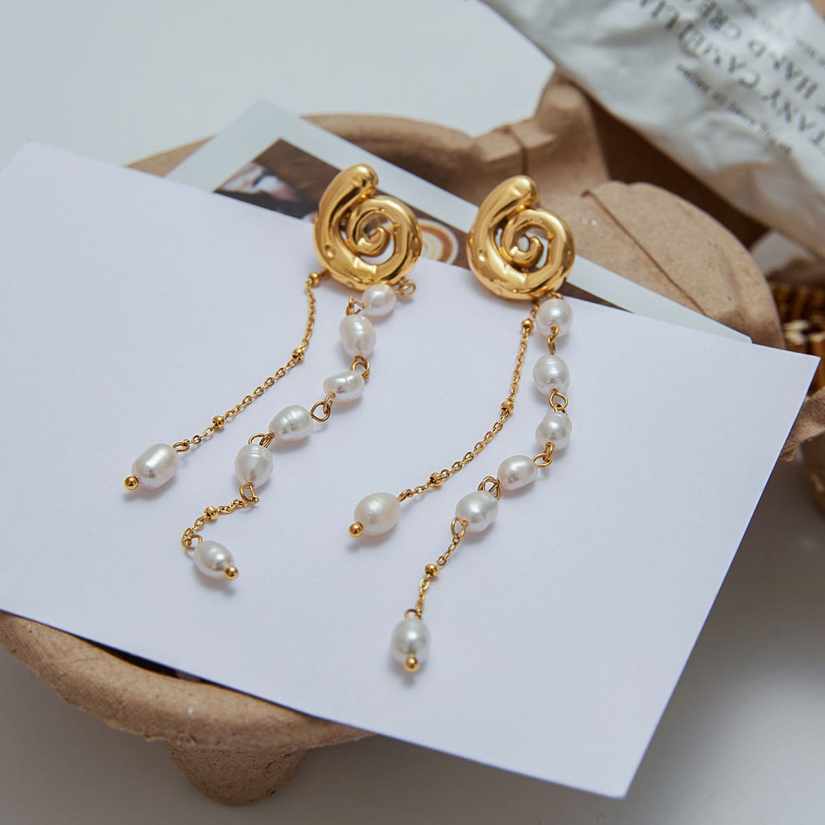 boucle doreille acier chirurgical "Perlia"Perlia-sur-presentoir2