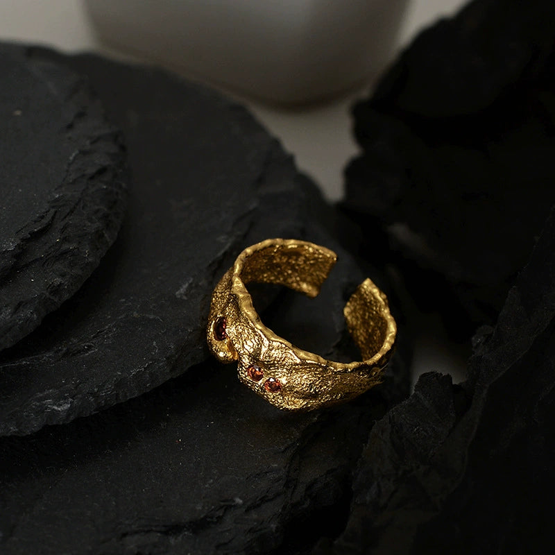 bague-en-argent-doree-charlie-pierres-rouge