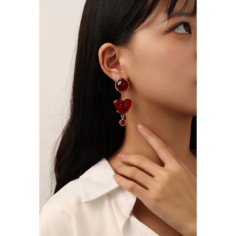 boucles-doreilles-acier-chirurgical-cherry-par-mannequin