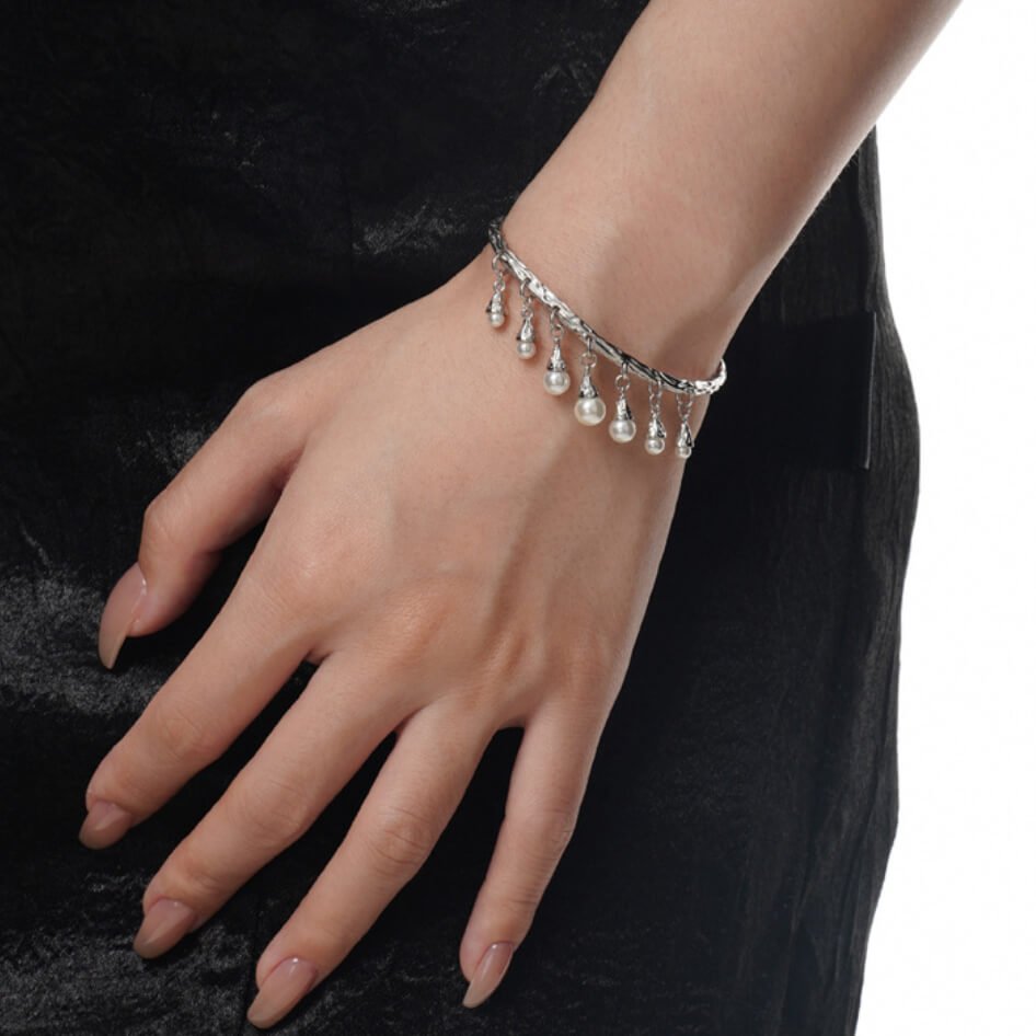 Sterling Silver Bracelet with Shell Pearls "Gypsy" | Kiwified Emerald - Kiwified Emerald