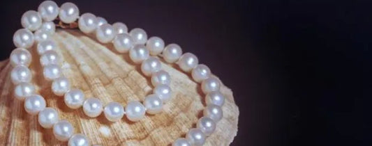 Why do cultured pearls turn yellow? - Kiwified Emerald