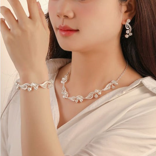 Designer Jewelry Set "Silver Garden"