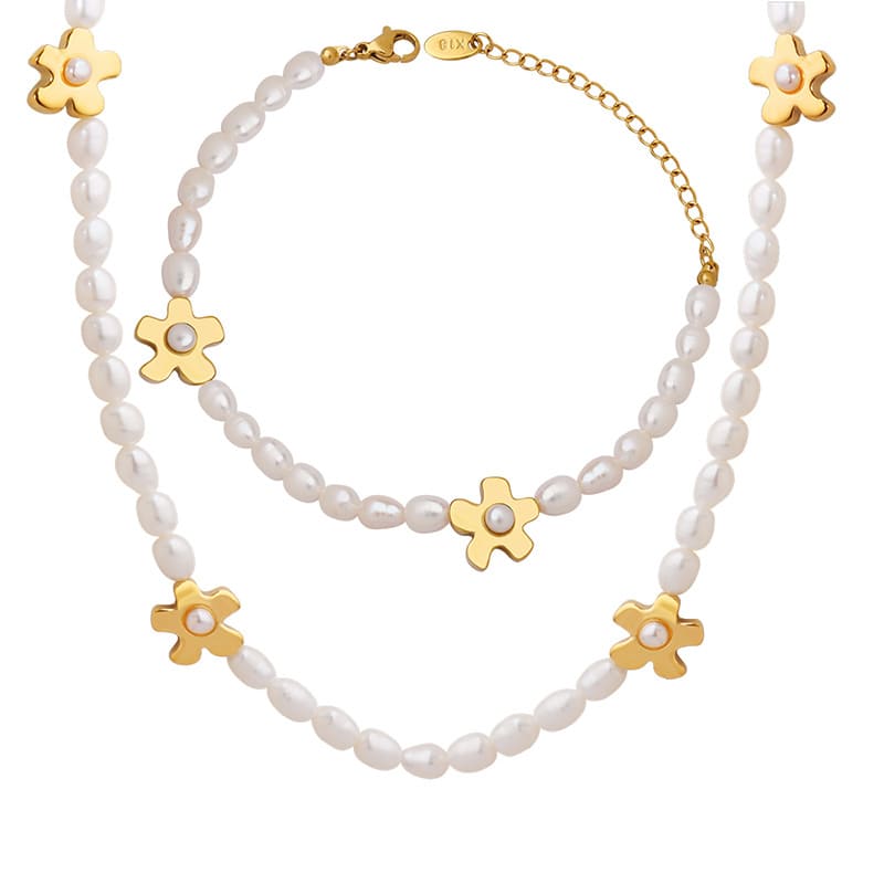 Gold Plated Pearl Necklace & Bracelet "Mathilde" - Kiwified Emerald