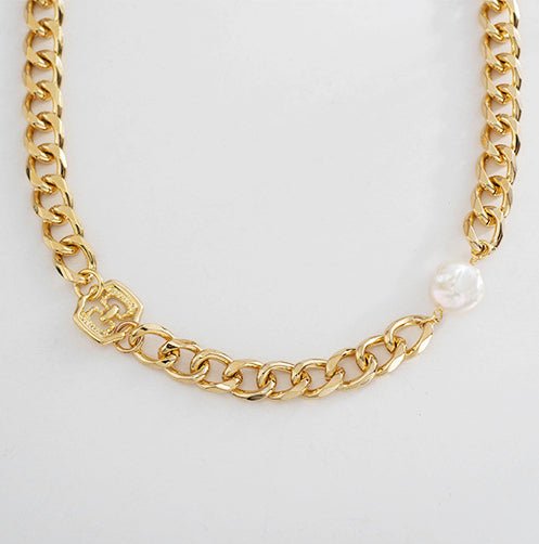 Golden Pearl Necklace "Queendom" | Kiwified Emerald - Kiwified Emerald