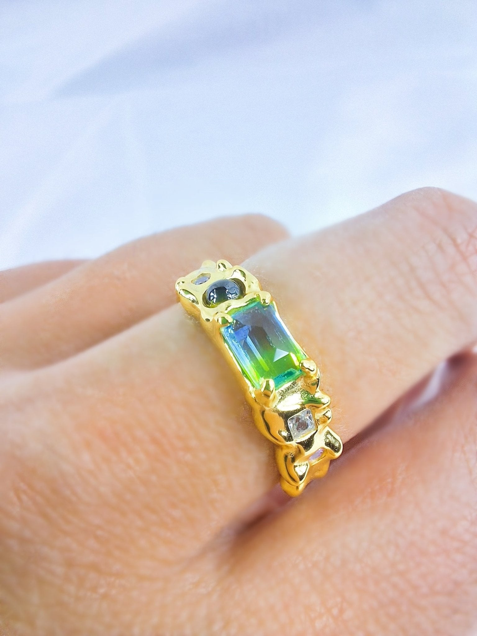 Sterling Silver Ring "Enchantment" - Kiwified Emerald